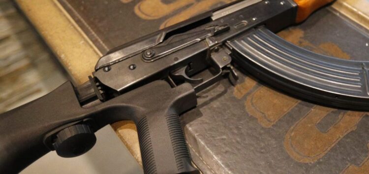 Causa pánico sujeto en hospital de McAllen le encuentran rifle de alto poder en auto.