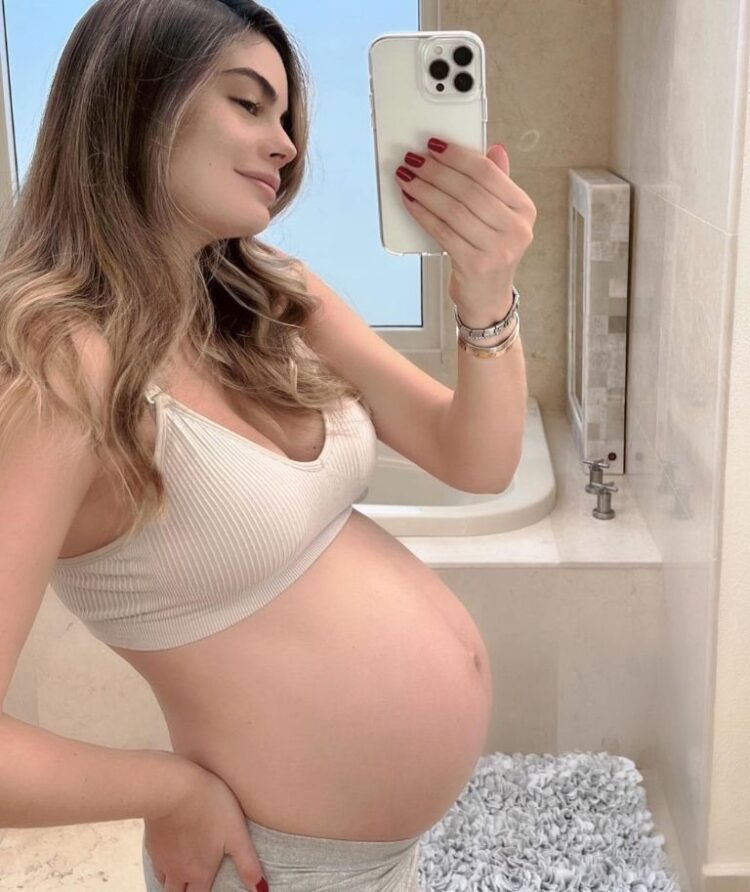 Ximena Navarrete se prepara para ser madre