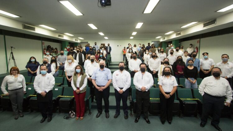 Guillermo Mendoza expone a la Facultad de Comercio Victoria su proyecto universitario