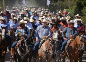 Cabalgando con Todos por Tamaulipas miles de familias con César Verástegui