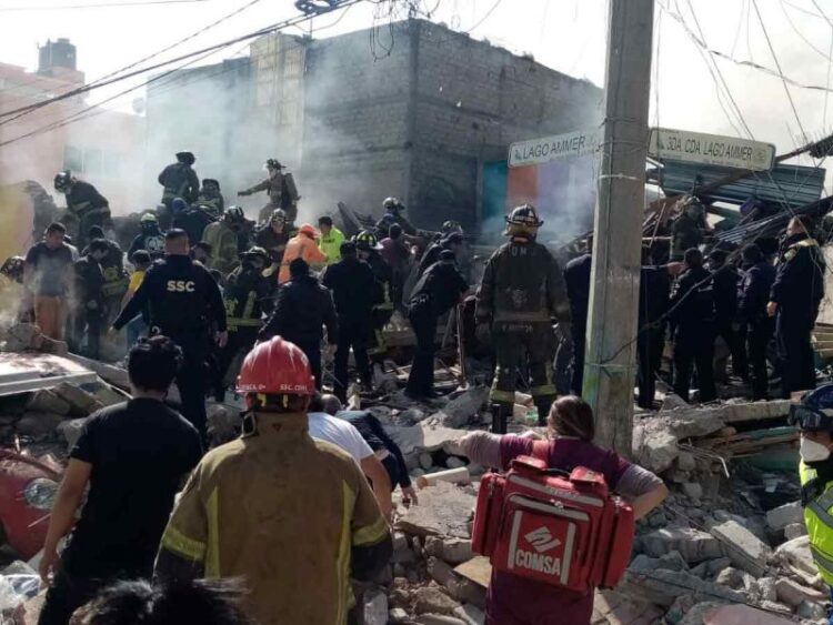 Explosión y derrumbe en la colonia Pensil deja una mujer muerta y 12 heridos