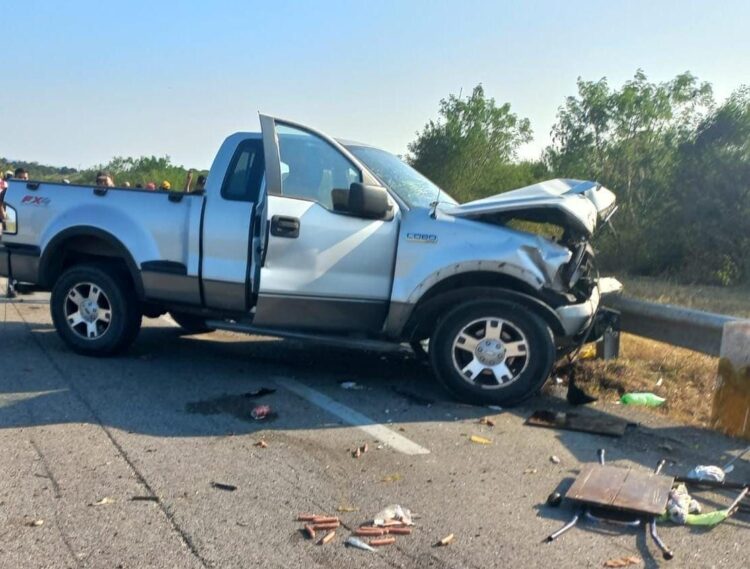 Grave profesor en accidente carretero en la ruta SLM-Aldama