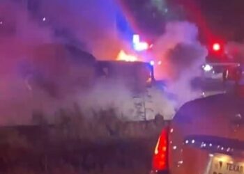 Mueren en choque dos indocumentados y 6 heridos