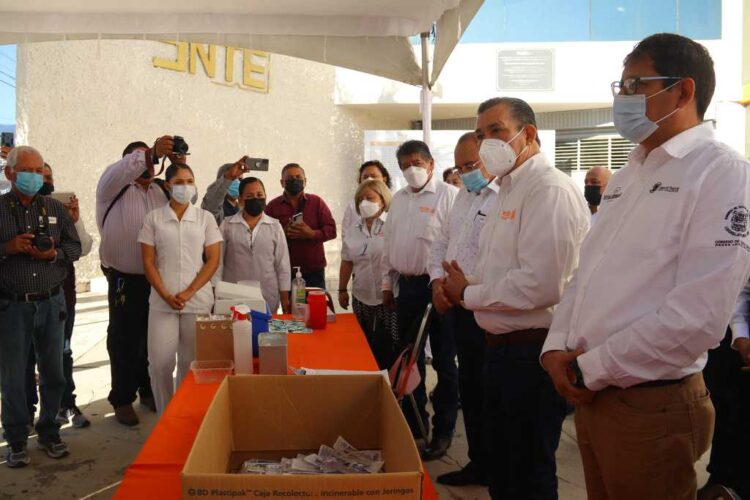 Inician ISSSTE-SNTE jornada de vacunación contra Influenza y neumococo