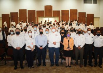 Expone Guillermo Mendoza proyectos de la UAT a universitarios en la zona sur
