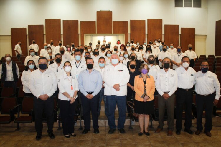 Expone Guillermo Mendoza proyectos de la UAT a universitarios en la zona sur