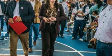 Anuncian Carmen Lilia y Rodolfo vacunación anti Covid a 21 mil neolaredenses rezagados