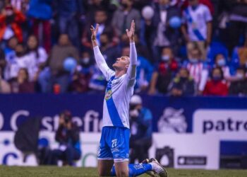 Puebla empata 2-2 a Chivas y lo elimina en serie de penales