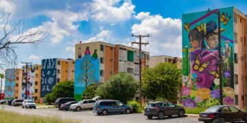 Plasman artistas murales en edificios del módulo habitacional “Jesús Urquiza” en Matamoros