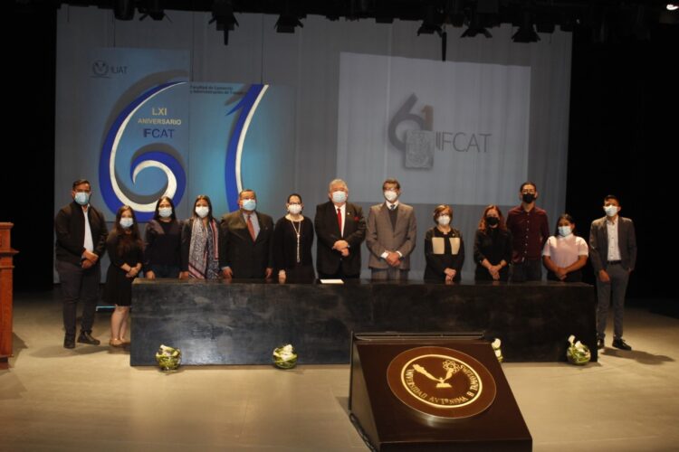 Preside Rector eventos del 61 aniversario de la Facultad de Comercio-Tampico