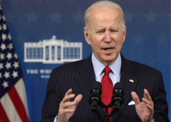 Biden pedirá a viajeros esenciales esquema completo de vacuna covid
