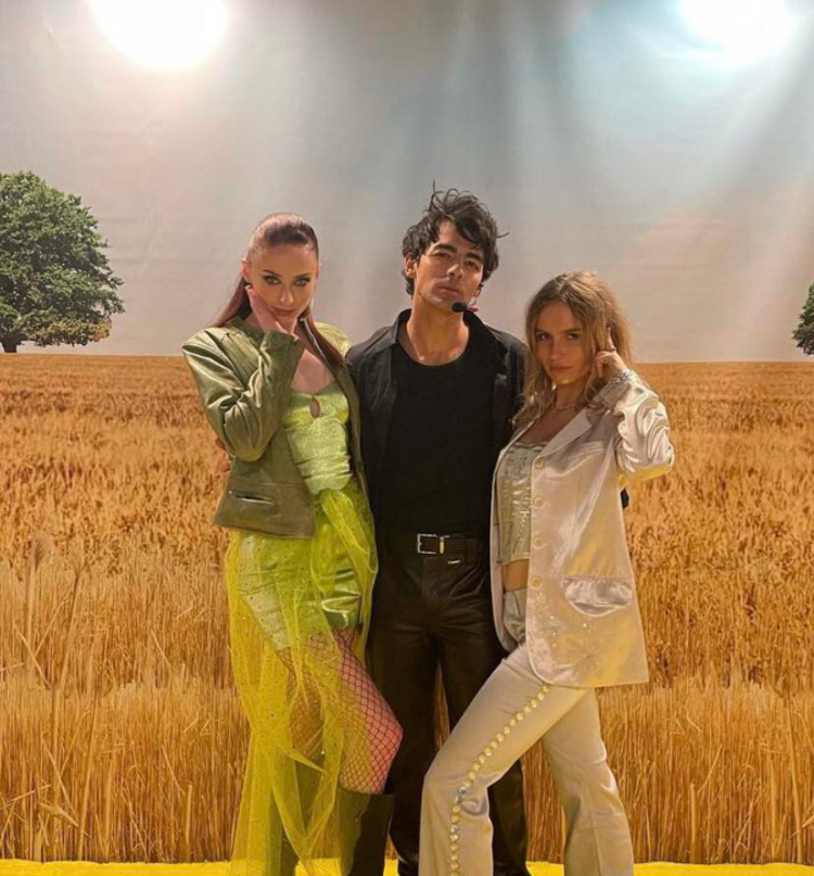 Joe Jonas y Sophie Turner impactan a redes sociales con sus disfraces