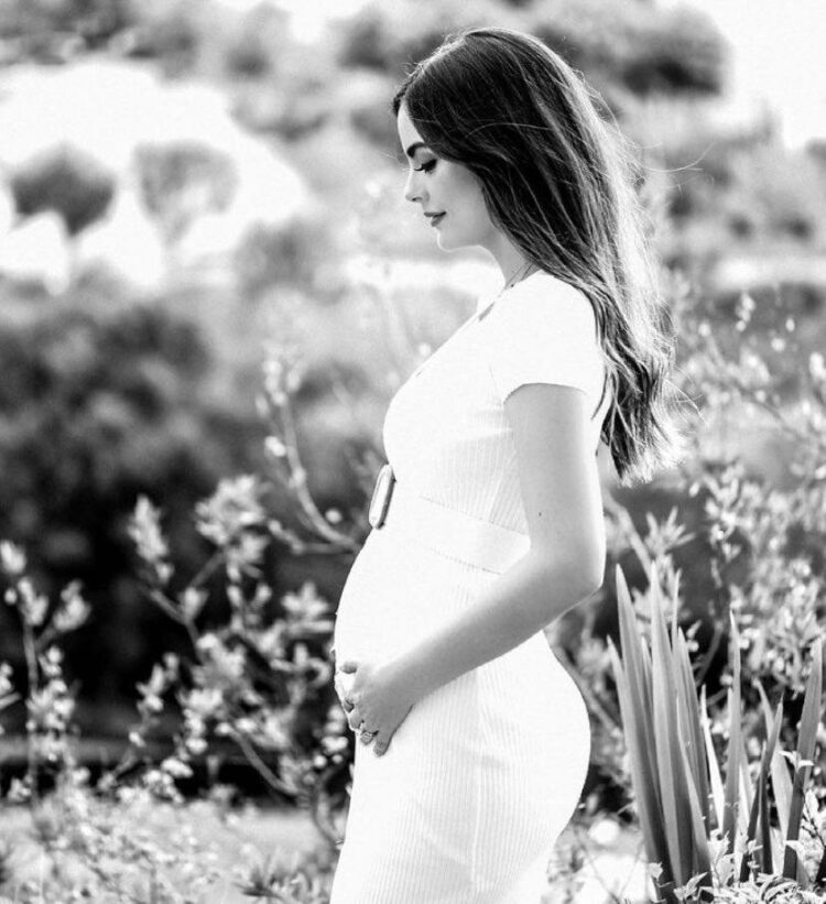 Ximena Navarrete a punto de ser mamá