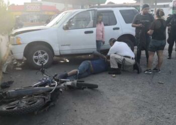 Tres lesionados en choque en el Ocho Carrera