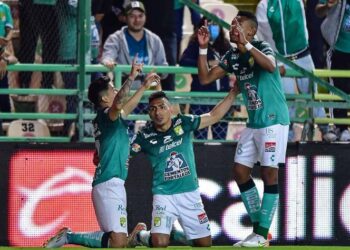 León remonta y deja a Puebla sin semifinales