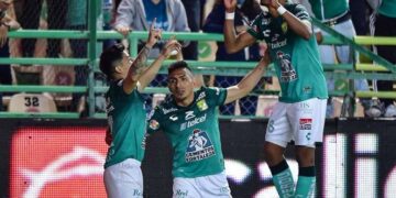 León remonta y deja a Puebla sin semifinales