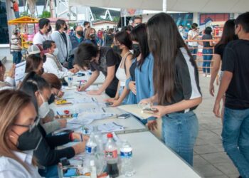 Aplican 12 mil dosis anti Covid en primer día de vacunación a adolescentes en Tamaulipas