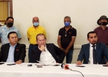 Van contra EPN y Videgaray por corrupción en caso British Petroleum