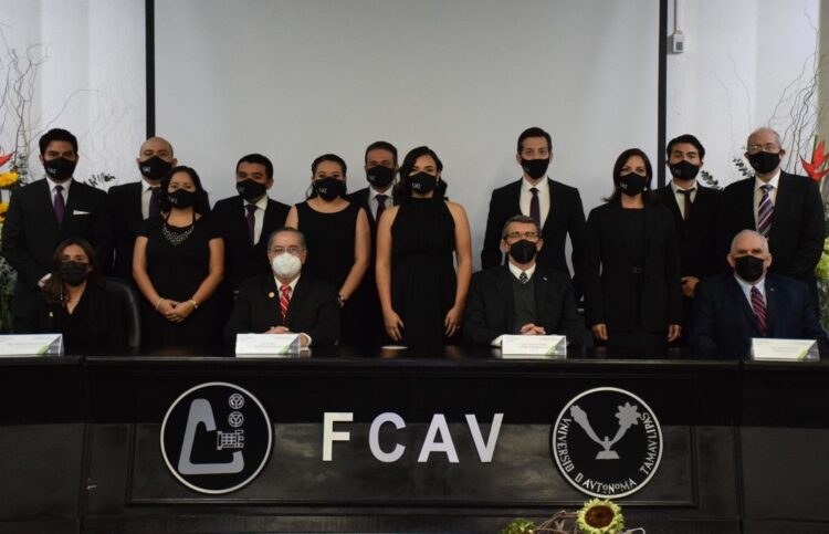 Entrega la UAT nueva generación del Doctorado en Ciencias Administrativas