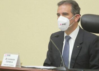 Pide Lorenzo Córdova a diputados no poner en riesgo consulta de revocación de mandato