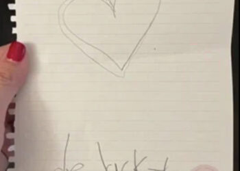 Jacky Bracamontes impactó en redes sociales ya que conmovió al dejar ver el emotivo detalle que tuvo su primogénita.