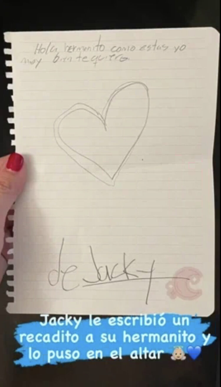Jacky Bracamontes impactó en redes sociales ya que conmovió al dejar ver el emotivo detalle que tuvo su primogénita.