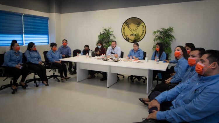 Visita Guillermo Mendoza la Prepa 3 de la UAT