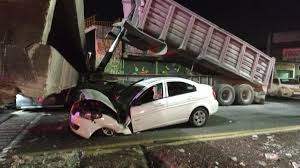 Caída de puente peatonal en la México-Texcoco