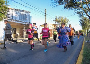Exitosa la carrera de la UTNL con la tarahumara Lorena Ramírez
