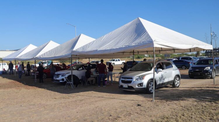 Municipio neolaredense realiza jornada de vacunación para maestros