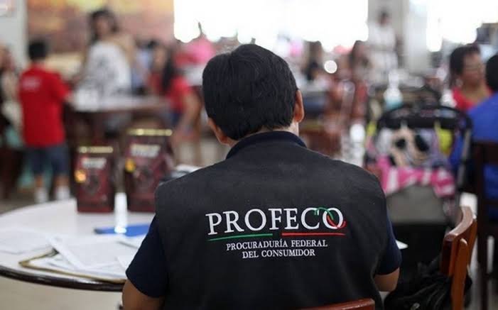 Alista PROFECO multas contra aerolíneas por cobro de equipaje de mano