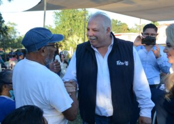 Puente peatonal y mantenimiento de carretera compromiso de Cesar Verástegui