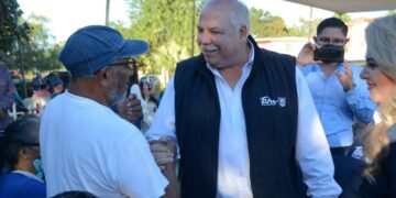 Puente peatonal y mantenimiento de carretera compromiso de Cesar Verástegui