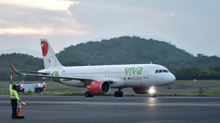 Profeco advierte que no pueden cobrar equipaje en mano en aerolíneas.