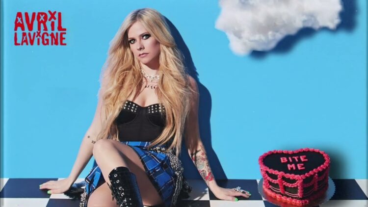 Avril Lavigne regresa al mundo musical