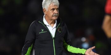 Comisión Disciplinaria de Futbol abre investigación hacia el Tuca Ferretti