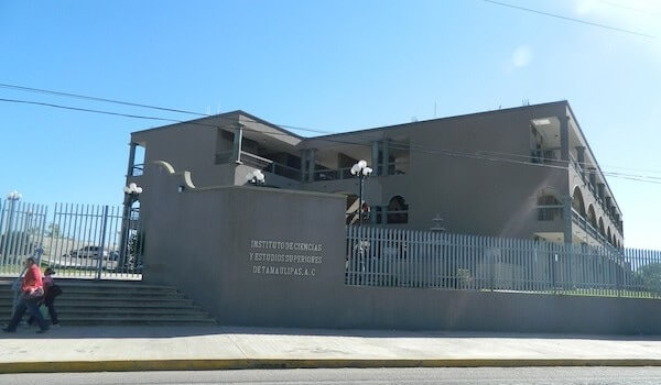 La salud no es en línea.