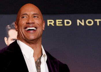 ”La Roca” asegura no volver a utilizar armas reales en sus películas