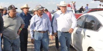 Celebra César Verástegui con miles de familias fiestas en Soto la Marina