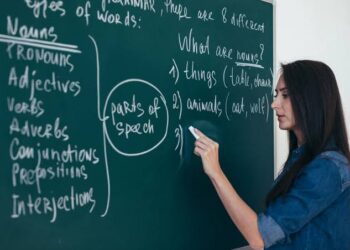 Becaran a mil victorenses