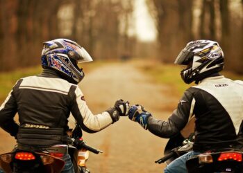 Importancia del uso de casco en motociclistas