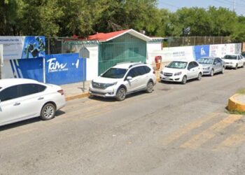 El regreso a clases presenciales para jóvenes de secundaria.