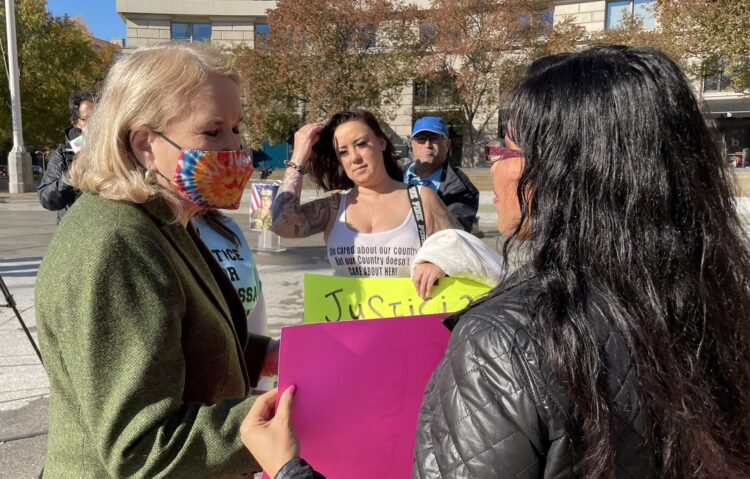 Marchan para reformar casos de violencia dentro del ejército.