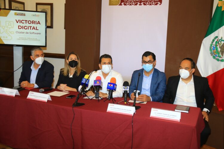 Presenta Lalo Gattás clúster de software para impulsar crecimiento económico de Victoria