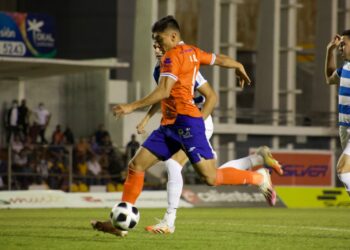 Gran Victoria de Correcaminos en Casa