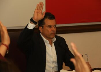 Autoriza Cabildo al alcalde Lalo Gattás recibir donación de nuevo camión de bomberos