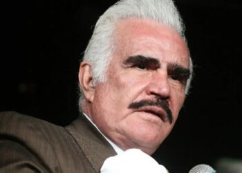 Vicente Fernández de regreso a terapia intensiva