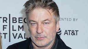 Alec Badwin pide mas seguridad en los set.