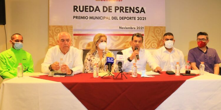 Invita Lalo Gattás a deportistas a participar en Premio Municipal del Deporte 2021