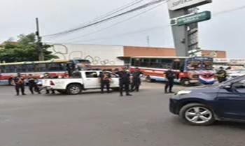 Se incendia un bus lleno de pasajeros en San Lorenzo